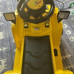 車のおもちゃ(乗るタイプ)の画像