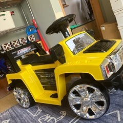 車のおもちゃ(乗るタイプ)の画像