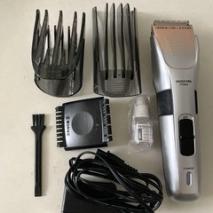 お取引中★ヘアカッター バリカン　TESCOM TT590A-S SILVER コーム3種類の画像
