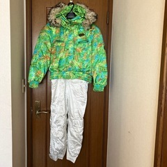 ⑤レディーススキーウェア　差し上げます