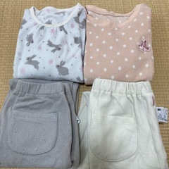 UNIQLO フリースパジャマ　100センチ　2枚セット