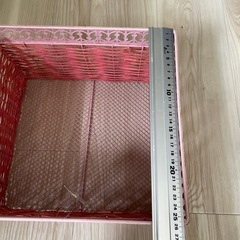 レトロ可愛いピンクのバスケット　雑貨入れの画像