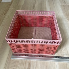 レトロ可愛いピンクのバスケット　雑貨入れの画像