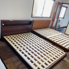 ダブルベッド(140cmX 200cm)の画像