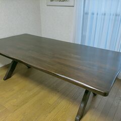 大きいめのテーブル