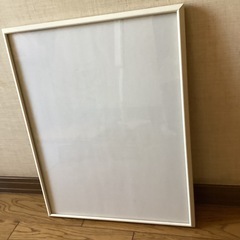 木製白色額縁　55x43x2.5吊り下げ式