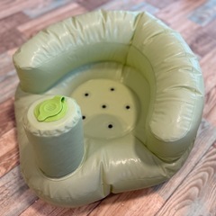 赤ちゃんのバスチェア　空気で膨らむお風呂のイス