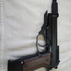 MGC M93R-AP固定スライドと東京マルイ ガバメントシリーズ70ガスブローバックのパーツの画像