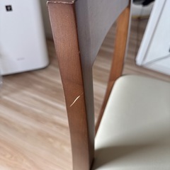 ダイニングチェアや化粧台などにの画像