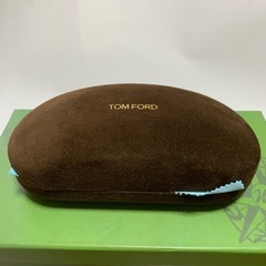 トムフォード黒縁メガネの画像