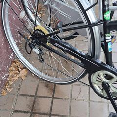 リサイクルショップどりーむ鹿大前店　No184　自転車　クロスバイク　27インチ　切り替え・オートライト・カゴ付き🎵　おすすめですよ🎵の画像
