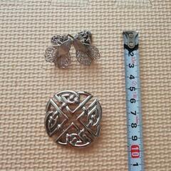【レトロ】ブローチと襟やポケットにつけるアクセサリーの画像