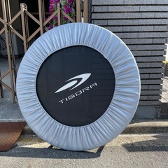 トランポリン