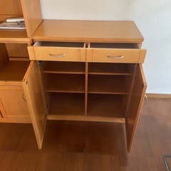 志水木工製食器棚の画像
