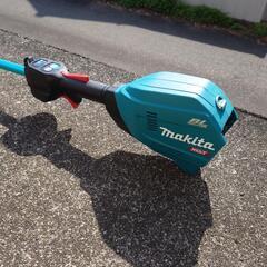 【値下げ】マキタ40Vmax充電式草刈機本体のみ①（新品未使用）★プロ仕様★エンジン換算30cc、自動変速機構、キックバック防止機構、自動冷却機構、防滴、防塵の画像