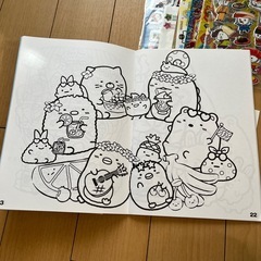 すみっこぐらしの塗り絵と色々シールの画像