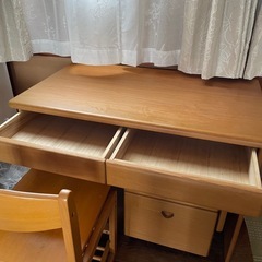 ブランド品！勉強机の画像