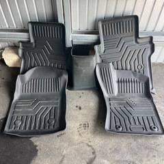 ハイラックス　フロアマット