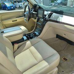 '０７エスカレード　カスタム車両　実走行６３０００マイル　車検令和０９年０５月　８ナンバー８№（車椅子移動車）の画像