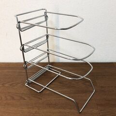 【新品】フライパンストッカーD34528 たて・よこ収納可能シルバークロムメッキラック　シンク下収納フライパンスタンド　キッチン収納の画像