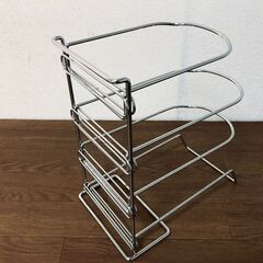 【新品】フライパンストッカーD34528 たて・よこ収納可能シルバークロムメッキラック　シンク下収納フライパンスタンド　キッチン収納の画像