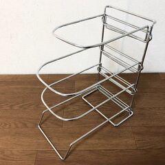 【新品】フライパンストッカーD34528 たて・よこ収納可能シルバークロムメッキラック　シンク下収納フライパンスタンド　キッチン収納の画像