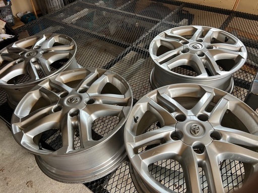 ランクル200純正ホイール