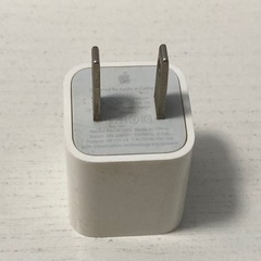 Apple 充電器ACアダプタ純正の画像