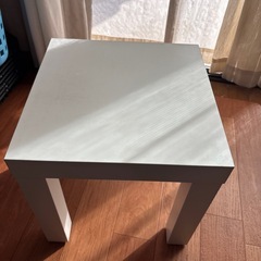 IKEAテーブル
