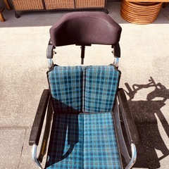 JH0411 車いす　車椅子　車イス　ヘッドレスト付き　スリム　コンパクトの画像