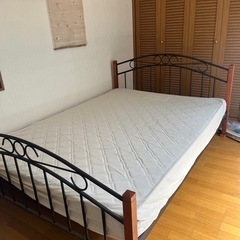 ダブルベッド