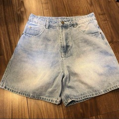 即日発送　デニムショートパンツ　レトロガール　L