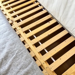 ロウヤベッドフレーム　クイーンサイズの画像
