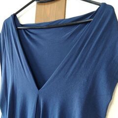 SISLEY ネイビー Vネックラップワンピースの画像