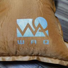 未使用に近い　WAQ  CAMPPILLOW キャンプ用　インフレーション枕の画像