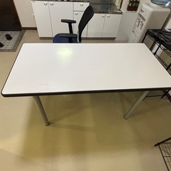 ミーティングテーブル　　机