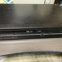 TOSHIBA 東芝　VHS DVD ビデオデッキ&DVDプレイヤー