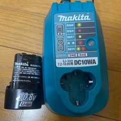 マキタ 10.8V充電式クリーナー CL102Dと充電器DC10WA(0312c)の画像