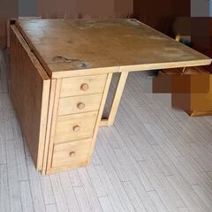 折りたたみテーブル　廃材の画像