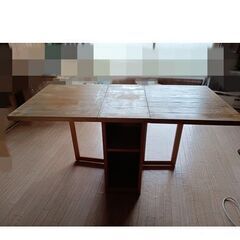 折りたたみテーブル　廃材の画像