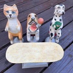 木の人形　犬と猫