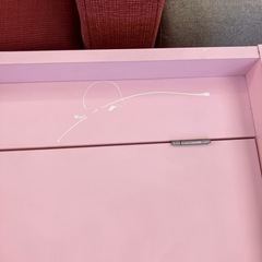 ☆値下げ☆M2505-059 キッズストレージボックス ピンク キャスター付き キズ汚れペンキ跡有りの画像
