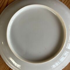 レトロ柄のティーソーサー（カップなし）の画像