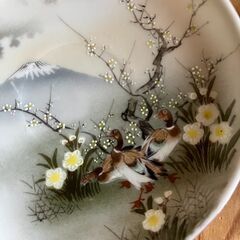 レトロ柄のティーソーサー（カップなし）の画像
