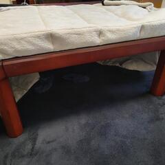 正方形レトロなこたつテーブルの画像