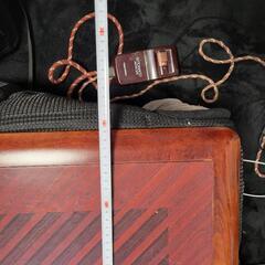 正方形レトロなこたつテーブルの画像