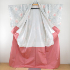 紬 着物 菱型に花々模様 白色ｘ薄オレンジ色ｘ黒色 袷 広衿 絹 仕立て上がり着物 身丈160cm 【キモノオフ野々市若松店】の画像