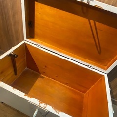 コンセント付き　アンティーク風　収納スツール　収納ボックス　店舗什器の画像