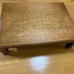 テーブル