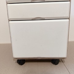 【差し上げます】デスク用 机用　キャスター付チェストの画像